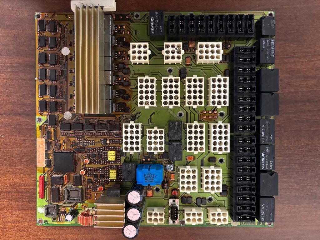 Płyta główna Volvo L30B L35B 879-2020-003C 876203-0012 naprawa elektroniki