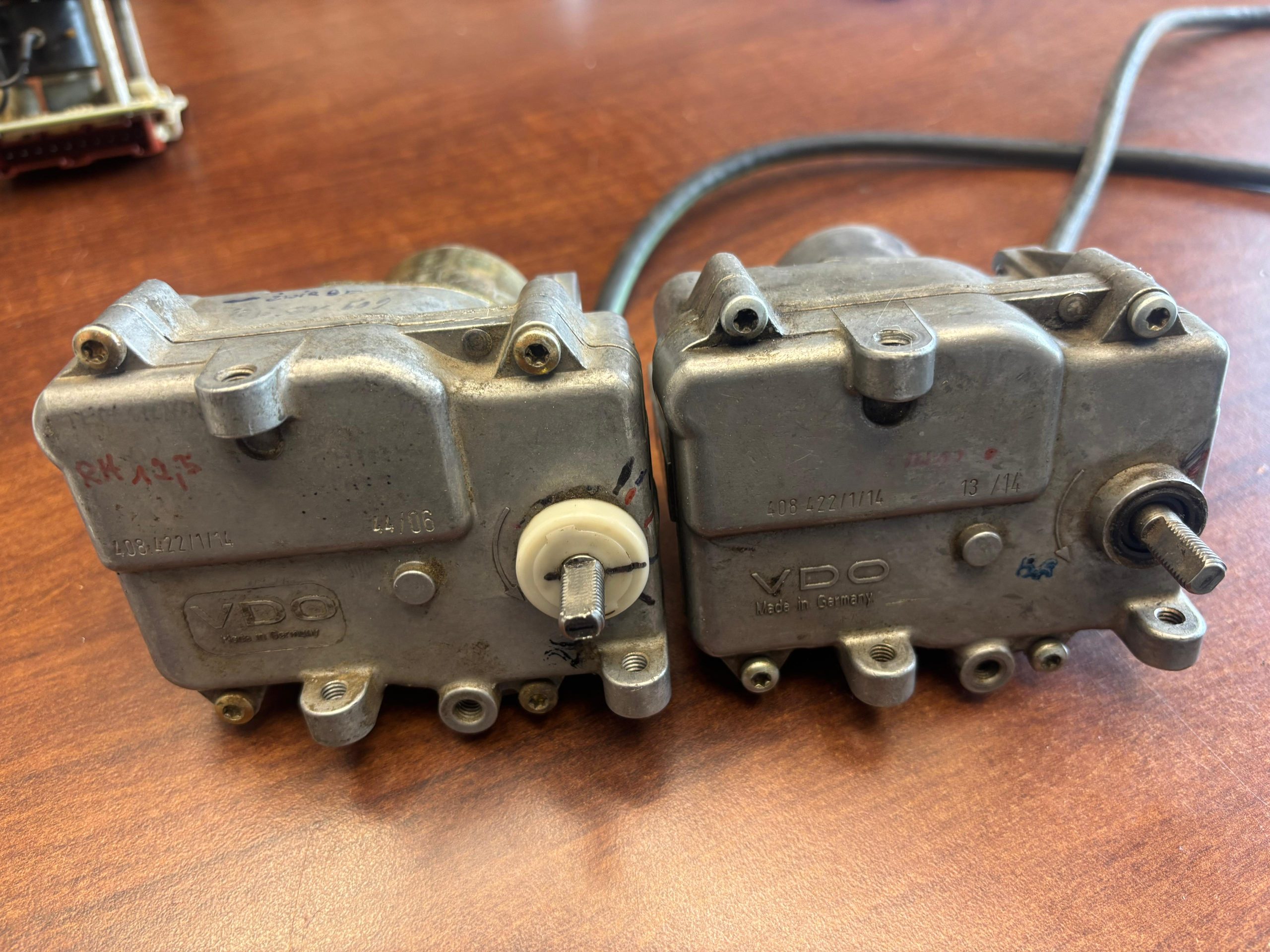 VDO408.422114 – Silnik gazu